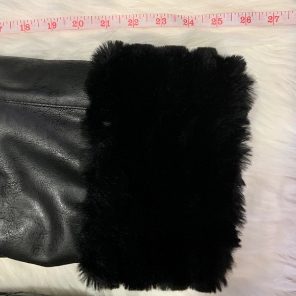 Nuage leather winter coat with fur inside - Picture 13 of 14